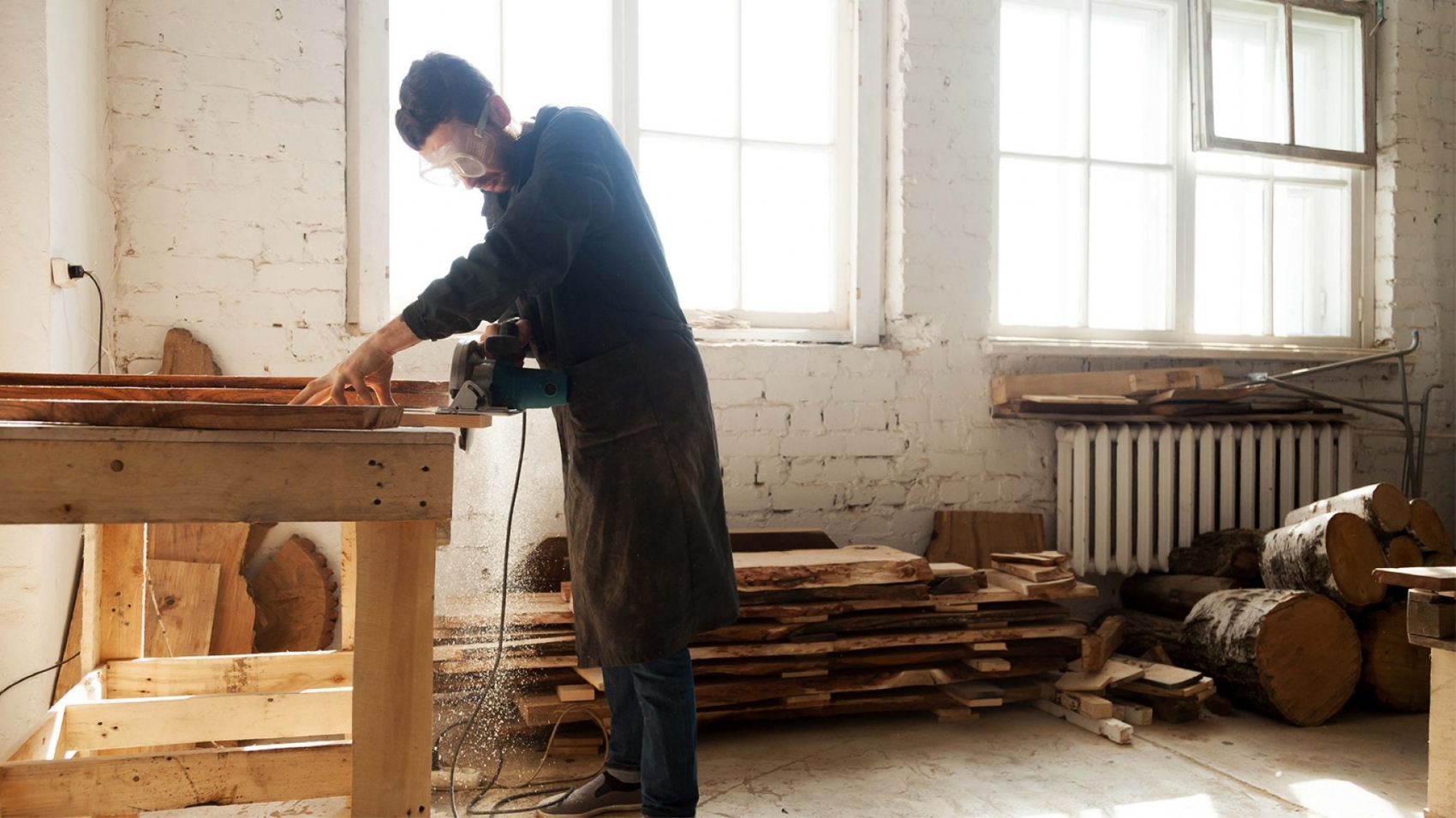 How-Line-Matrix-Printers-Reduce-Risk-in-the-Woodworking-and-Furnishing-Industry