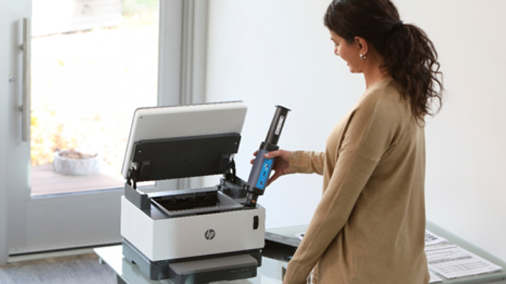World’s-first-toner-tank-lets-your-business-run-nonstop-hp-supplies-5