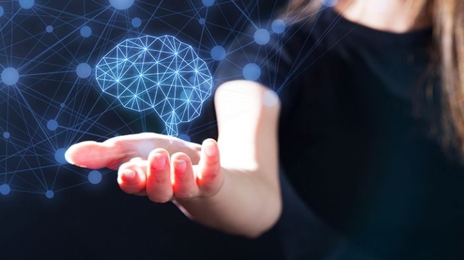 DigitalBrain.WomansHand.jpg.optimal
